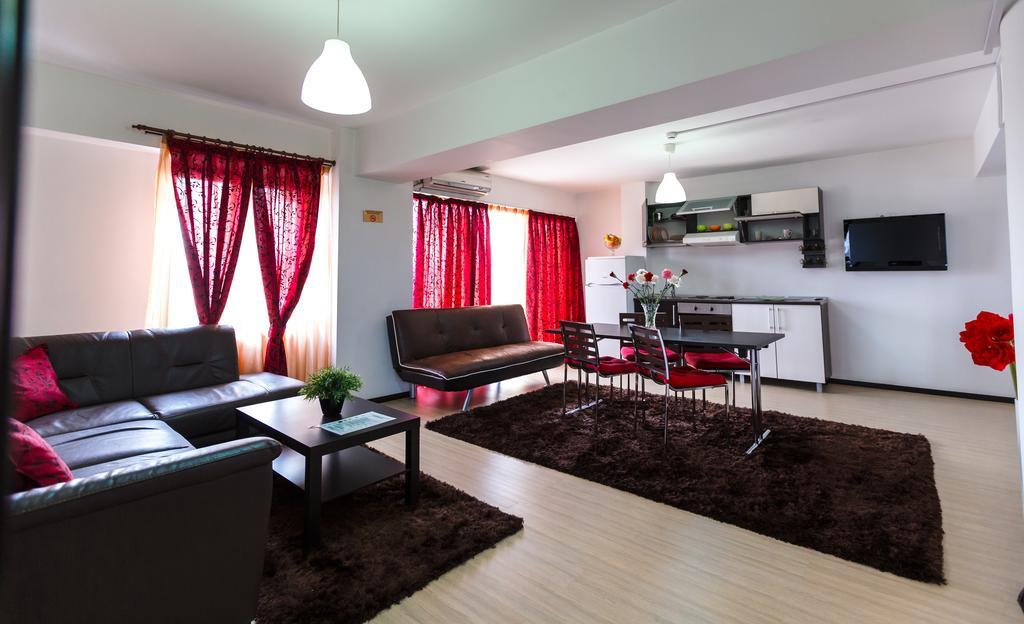 Il Primo Apartments Яссы Экстерьер фото
